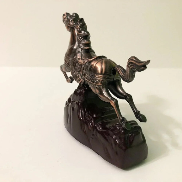 Vintage Horse Light Up  with Sound Display Piece - Picture 5 of 17